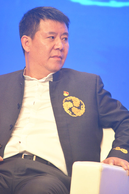 上海均瑶(集团)有限公司总裁、均瑶健康(605388)董事长王均豪.jpg